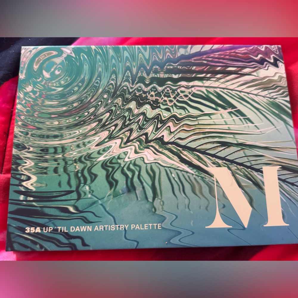 Morphe up til dawn eyeshadow palette